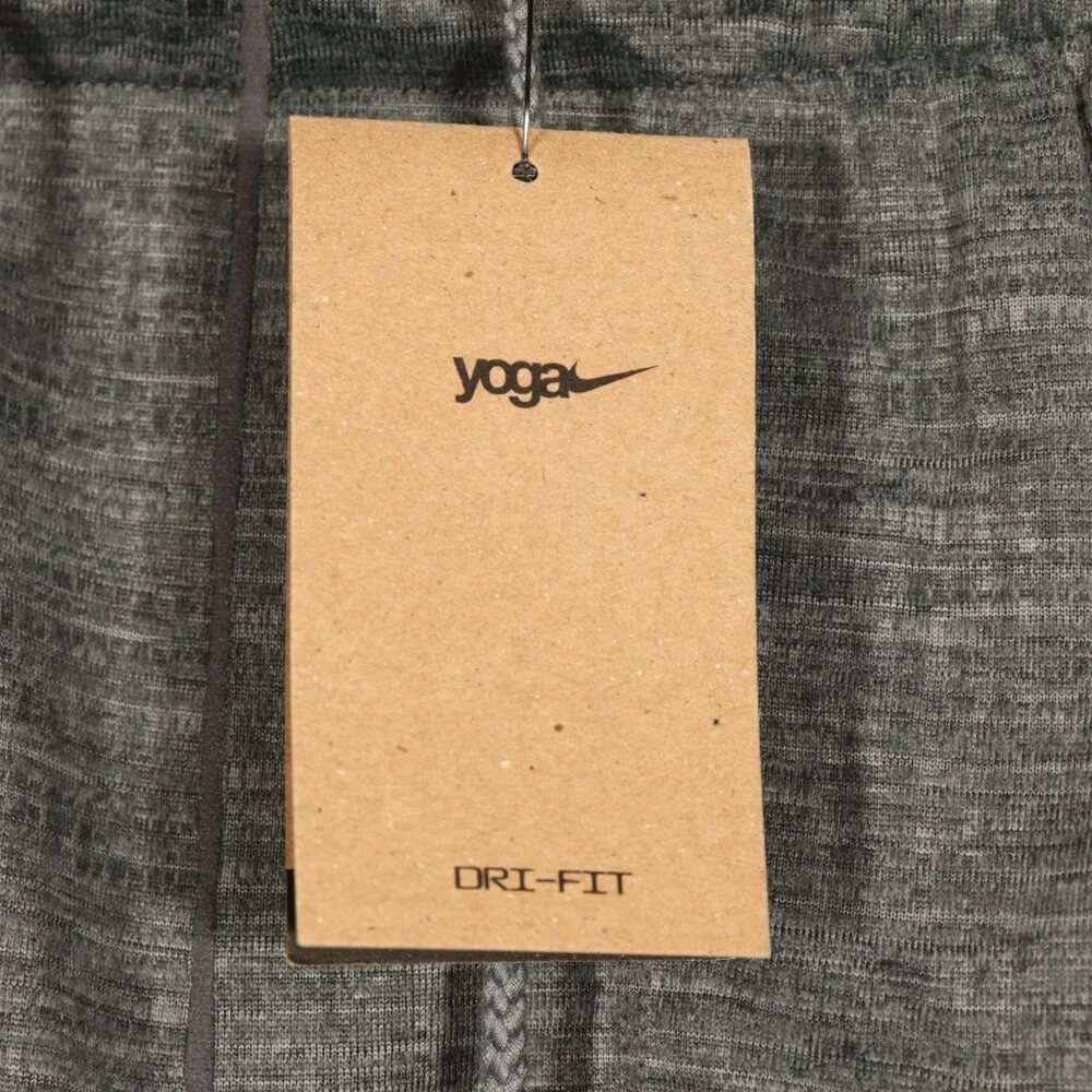 NWT Nike Men's Yoga Shorts in Gray Size Large